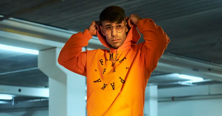 Muf10 går tilbage til udgangspunktet med ‘Familie før para’-kollektion: »Vi er bølgen«