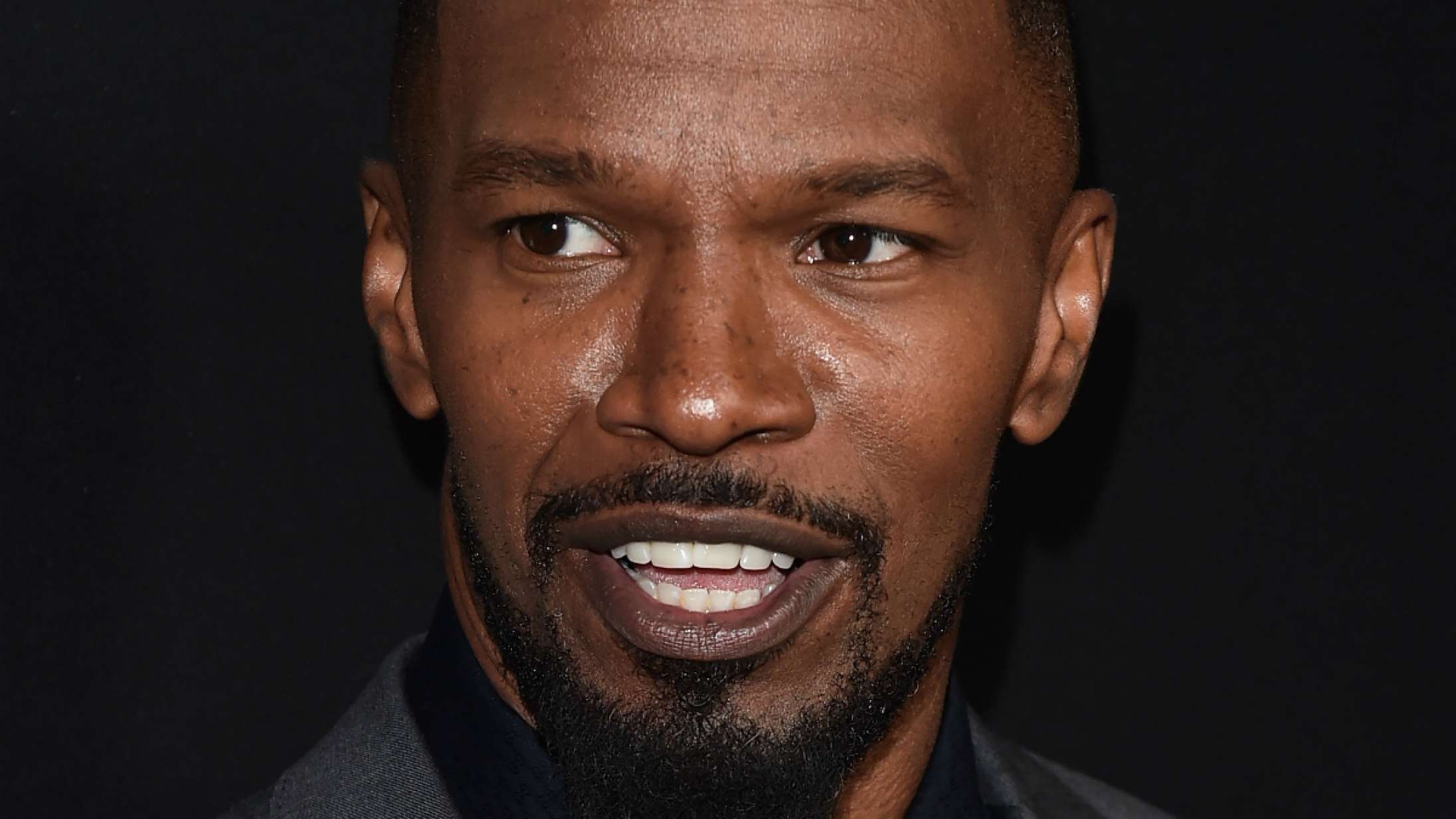 Jamie Foxx anklages for at have slået kvinde med sin penis – benægter og truer med politianmeldelse