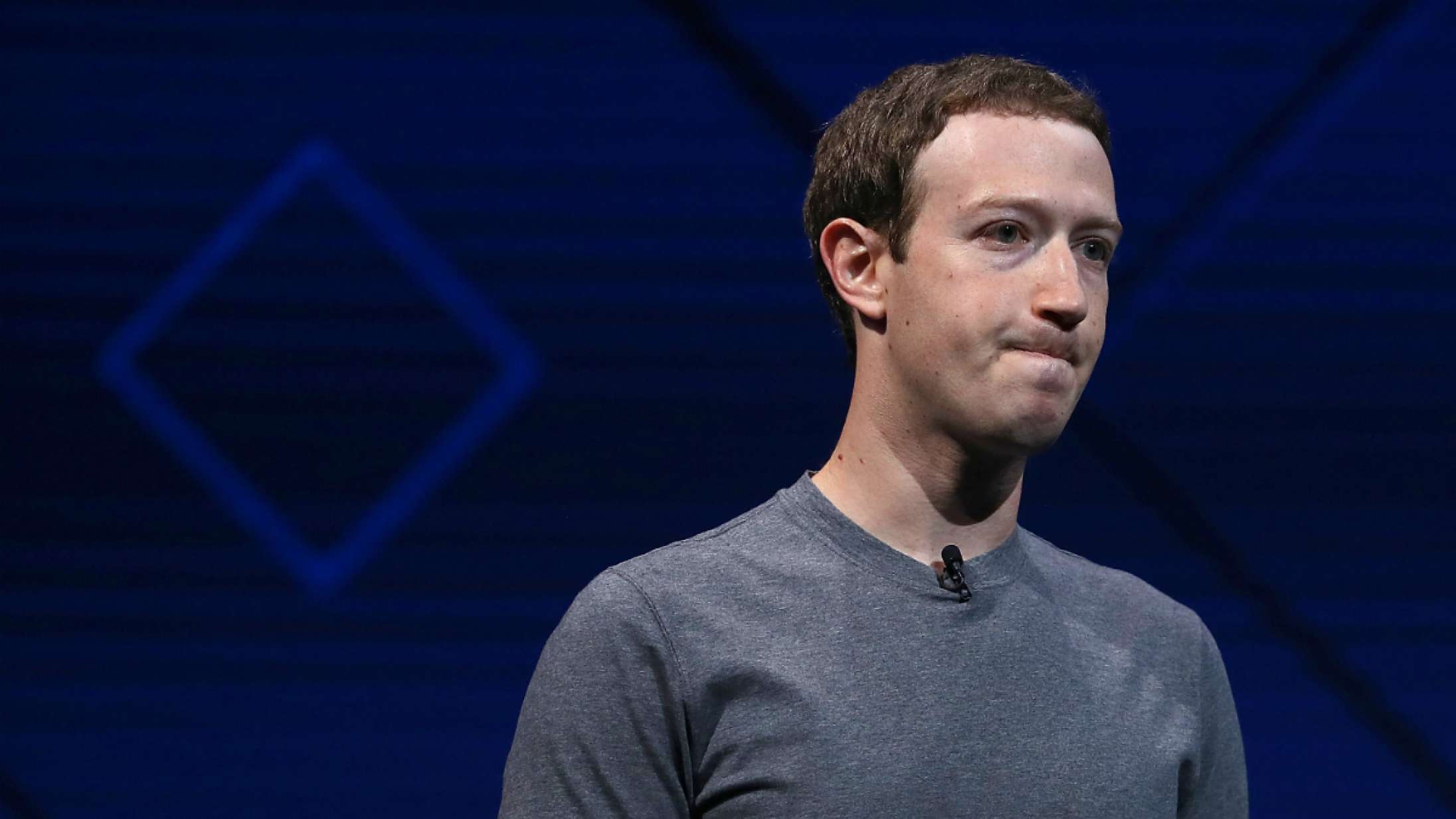 Facebook Stories er en spøgelsesby, der udstiller det sociale medies midtlivskrise