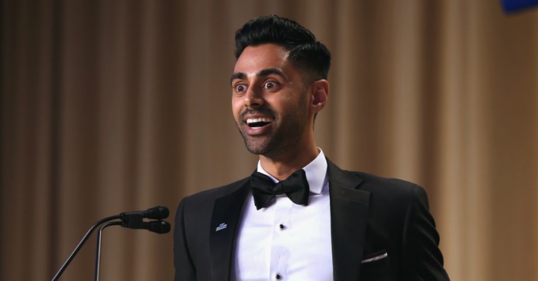 Nådesløs ‘The Daily Show’-komiker ristede Washingtons journalister og den fraværende præsident