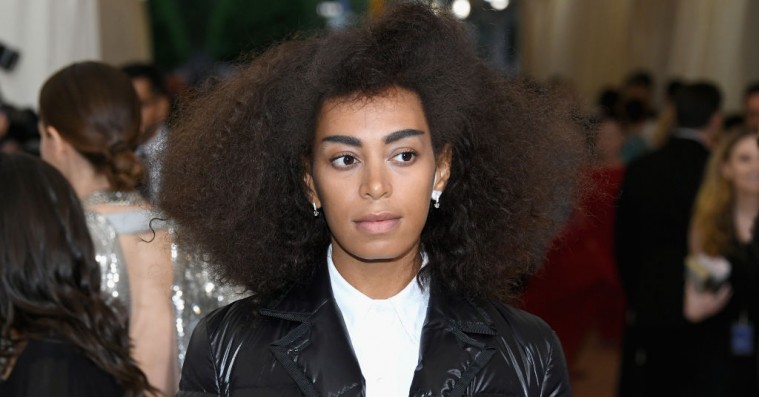 Læs Solanges brev til sit teenage-jeg: »17-årig vil være det hårdeste år i dit liv«