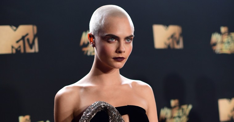 Cara Delevingnes nye frisure stjal opmærksomheden til MTV Movie And TV Awards