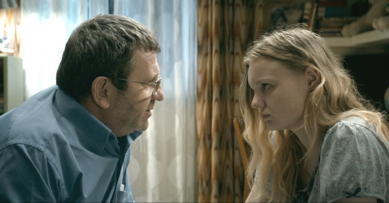 ’Prøven’: Cannes-vinder er en mesterlig moralsk far-datter-fortælling