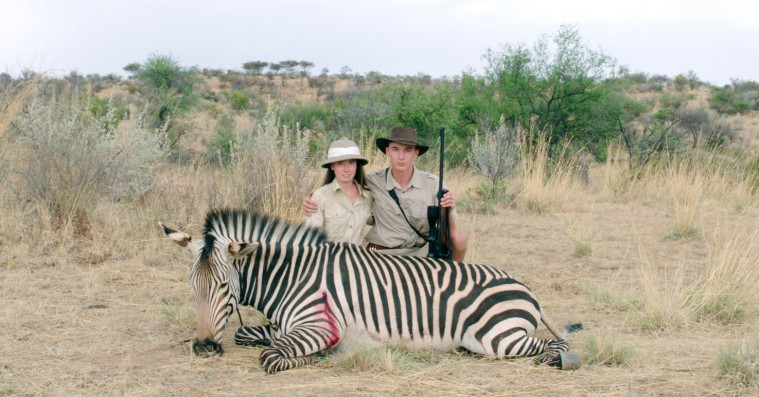 ‘Safari’: Et velplaceret og forargeligt skud misantropi om menneskets skyggesider