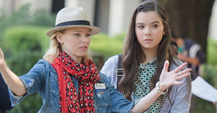 Elizabeth Banks revser Spielberg for hans mangel på kvindelige hovedroller