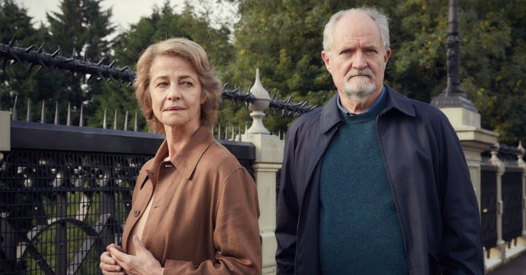 ‘Når noget slutter’: Velspillet, men banal filmatisering af rost roman