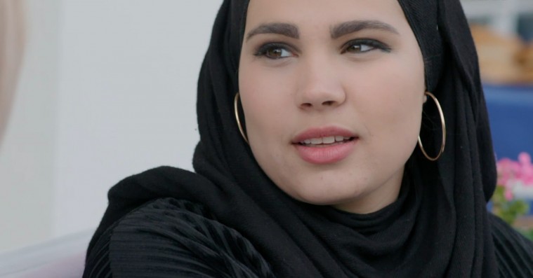 Fri os for klichéen, Sana