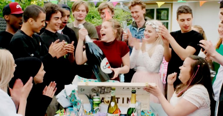 Nekrolog over ’Skam’: Mennesker trenger mennesker, og vi trengte dig