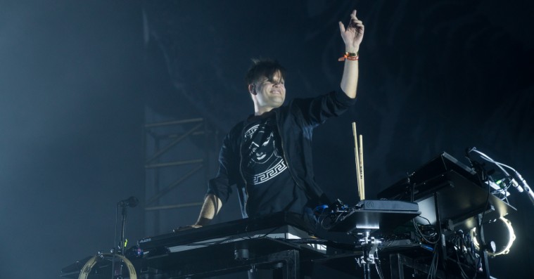 Trentemøller på Roskilde Festival: Dystert Arena-show fra genrekamæleonen