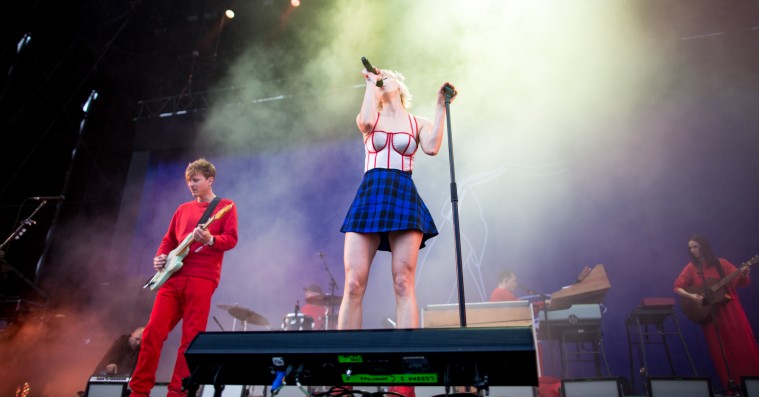 Veronica Maggio – regnvejrsdans reddede svingende svensk popfest