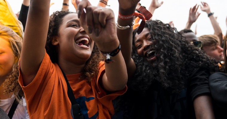 Danmark dropper AstraZeneca-vaccinen: »Det ligner et dødsstød til sommerens musikfestivaler«