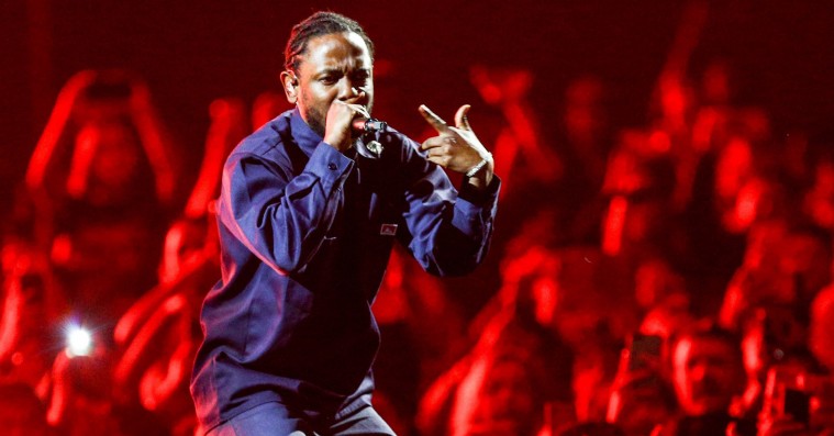 Kendrick Lamar hiver J. Cole på scenen i Detroit – se videoer