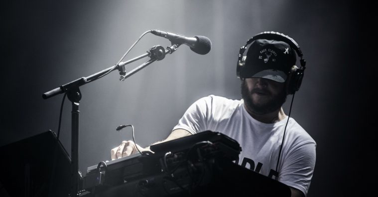Bon Iver spiller nyt nummer live – se video