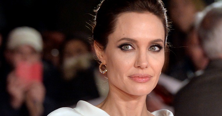 Vanity Fair til modangreb på Angelina Jolie – anklager hende for at lyve