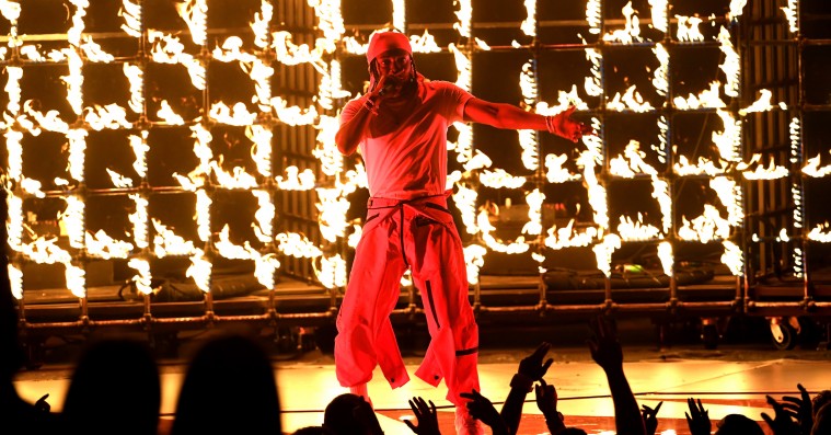 Kendrick Lamar indtog VMA’s som Kung Fu Kenny – se ham spille ‘DNA og’ Humble’
