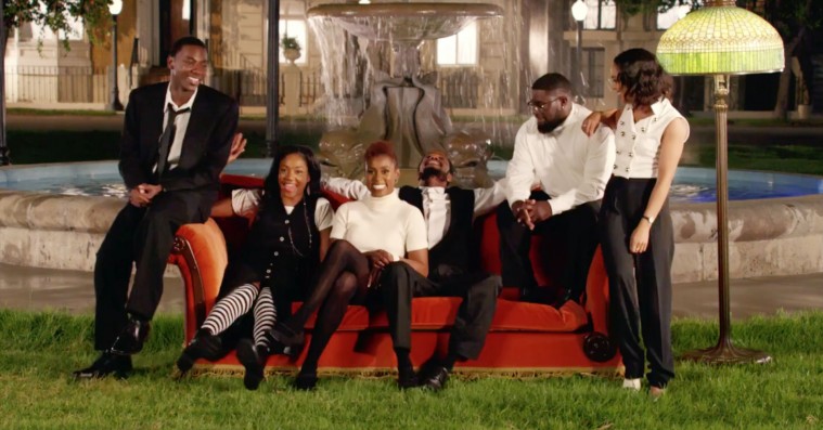 Behind the scenes på Jay-Z’s nye ‘Moonlight’-video – skuespillerne diskuterer ‘Friends’-genindspilningens betydning