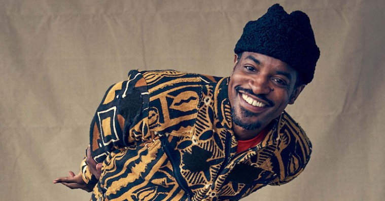 André 3000 spillede fløjte i lufthavn i 40 minutter