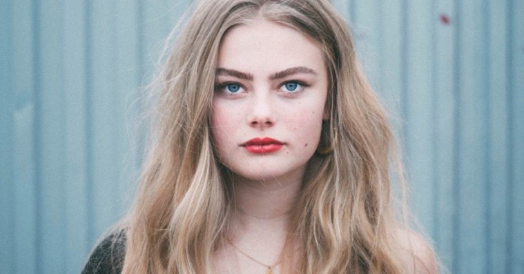 Dansk webserie hudfletter unges drukkultur – effektivt, men med en åbenlys udfordring