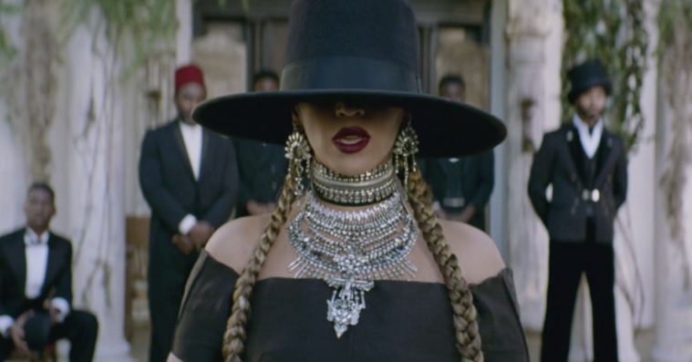 Michelle Obama ønsker Beyoncé tillykke med fødselsdagen – genskaber looket fra ‘Formation’