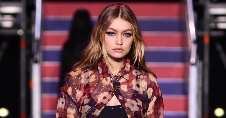 Gigi Hadid kommer til Danmark i weekenden – promoverer sit Tommy Hilfiger-samarbejde