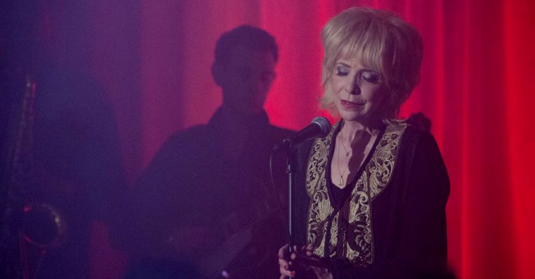Ikonisk ‘Twin Peaks’-sangerinde: »Jeg vil aldrig tilgive Lynch«