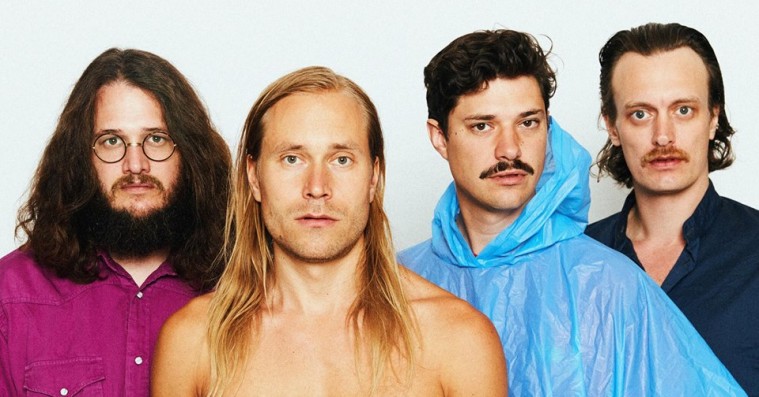 Liimas ’1982’ er en transcendental overflyvning af minder – men der mangler noget fandenivoldsk