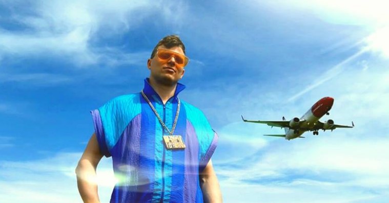 Ny Marvelous Mosell-single: Falset og saxofonsolo på ‘Parfumen hænger fast’