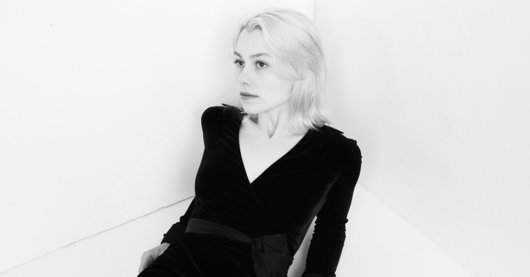 22-årige Phoebe Bridgers viser slægtskab til Bon Iver og forener humor og melankoli på original debut