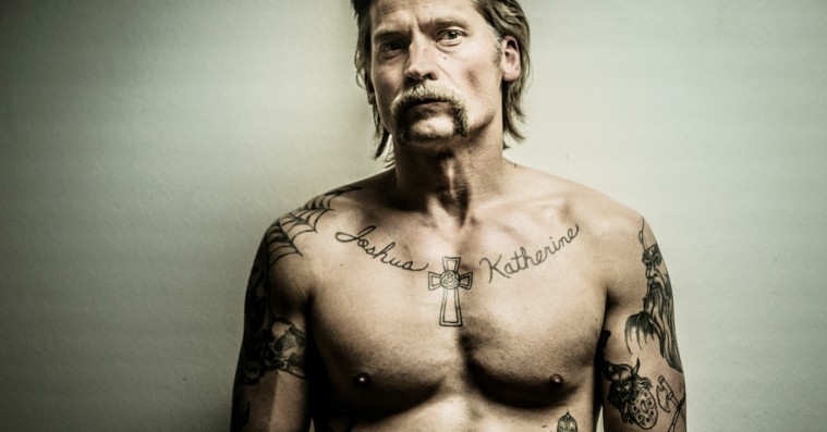 ’Shot Caller’: Nikolaj Coster-Waldau ejer fængselsfilm med rå attitude og kampklar krop