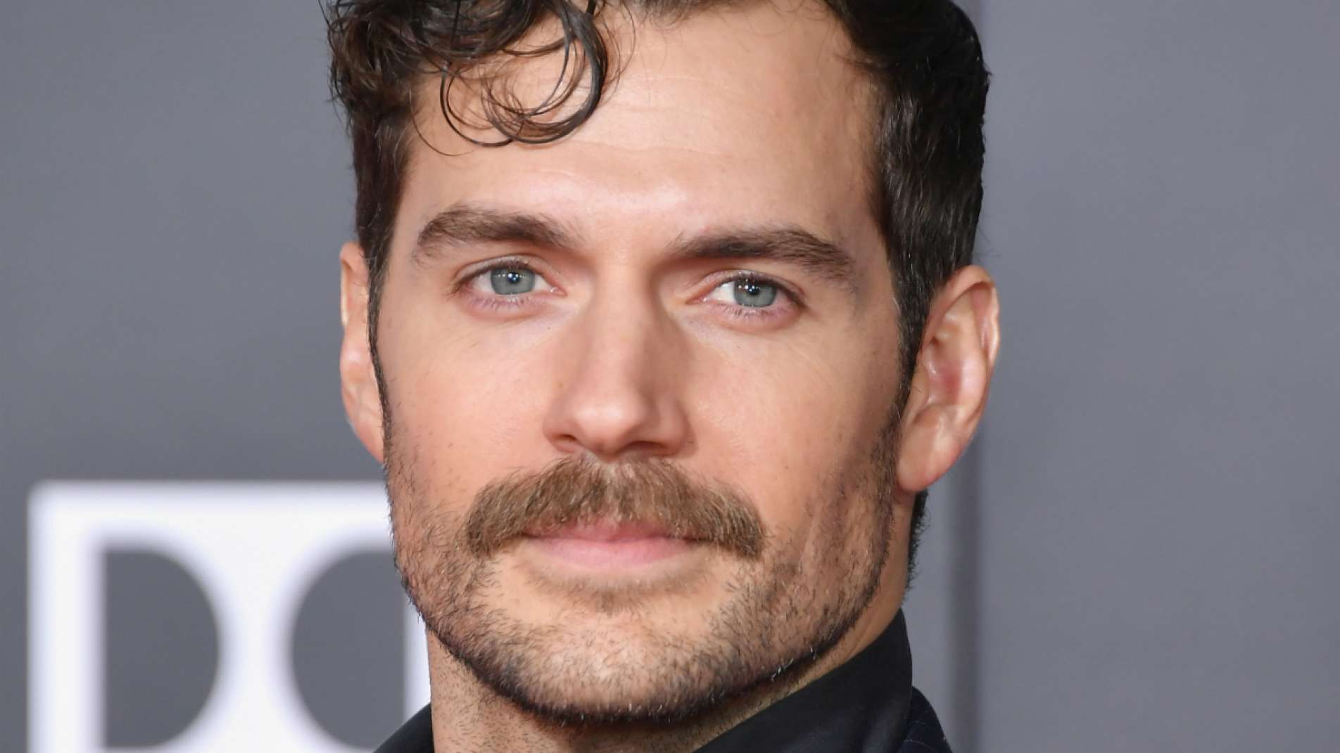 Henry Cavill skal spille Sherlock Holmes – Millie Bobby Brown spiller ...