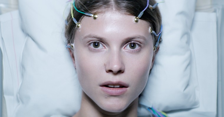 ’I, Tonya’-instruktør remaker Joachim Triers horrordrama ’Thelma’