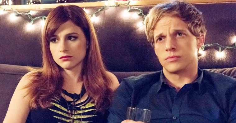 Det gør overraskende ondt i den oversete komedieserie ’You’re the Worst’