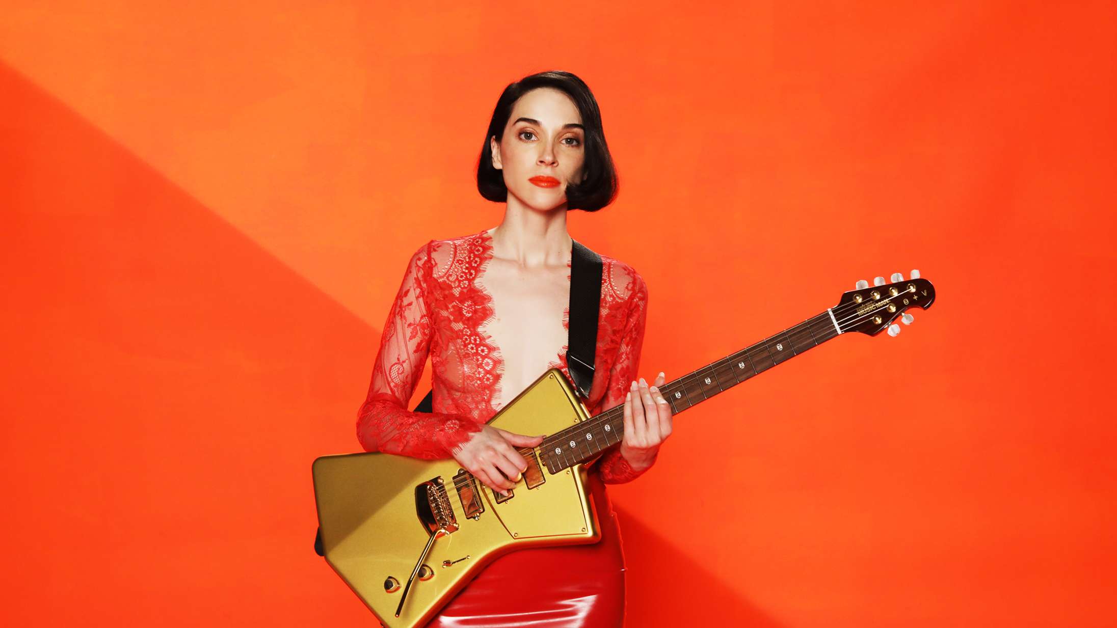 St. Vincent annoncerer nyt album – en gentænkning af sidste års fænomenale ’Masseduction’