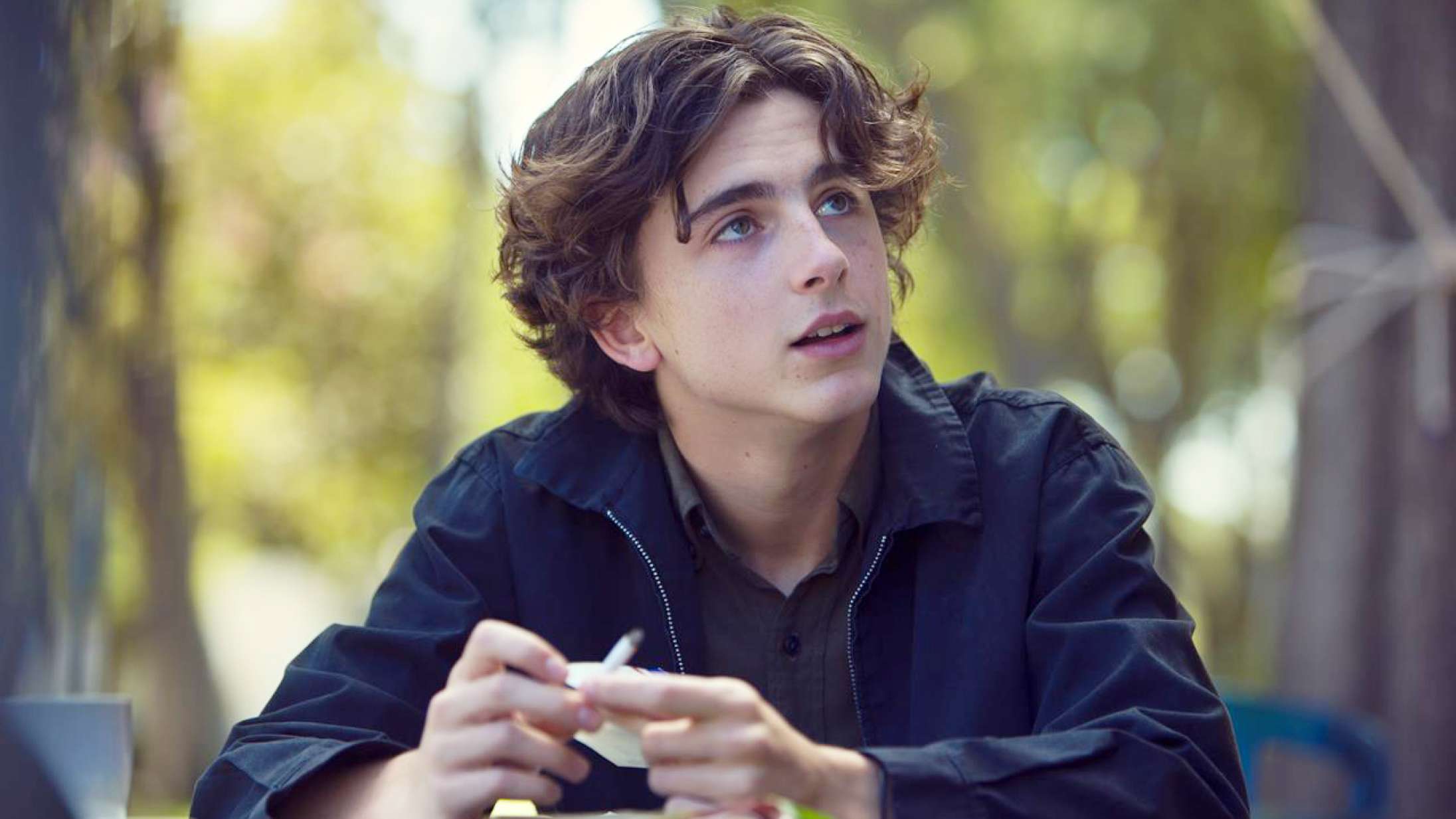 Timothée Chalamet og Tom Holland på tale til Willy Wonka-rolle