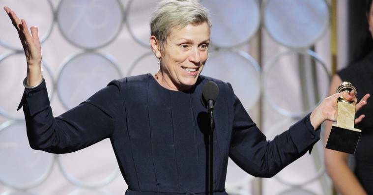 »Kvinderne er ikke kommet for madens skyld!« – Golden Globes-vinder Frances McDormand løfter stemningen i veloplagt takketale