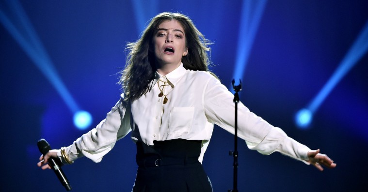 Lorde, Haim og Harry Styles hylder Fleetwood Mac med ikoniske covernumre – se videoerne