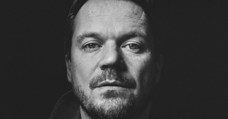 Peter Sommer undersøger ærligt kærlighedens tvetydighed