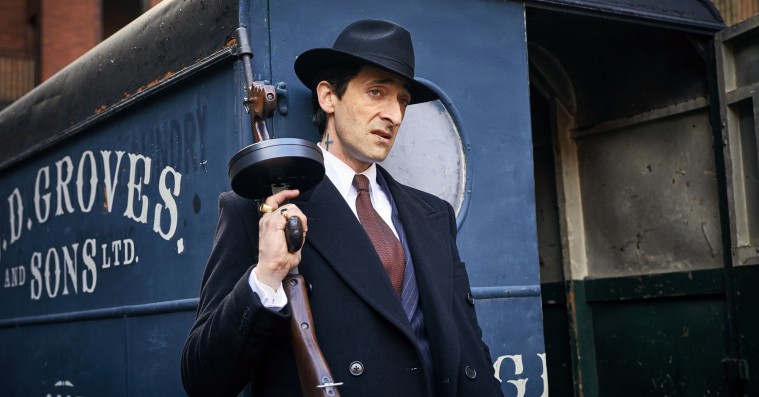 ’Peaky Blinders’ sæson 4: Barsk og beskidt gangsterrunde med Cillian Murphy og Tom Hardy i hopla