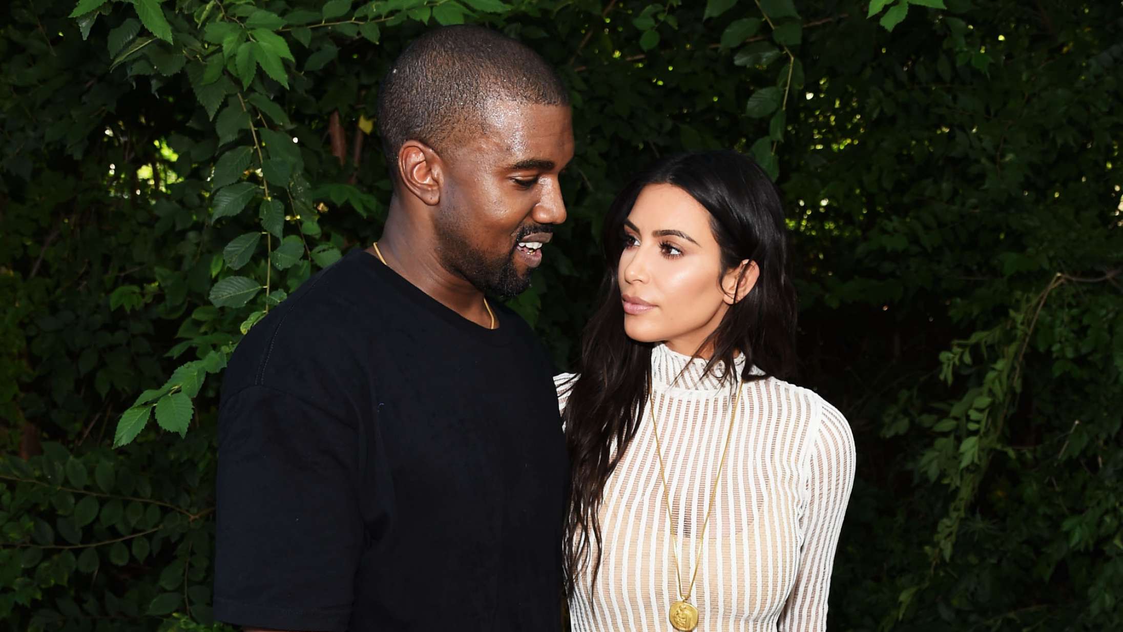 Kanye West er tilbage på Instagram – postede valentinsbilleder uafbrudt i syv timer