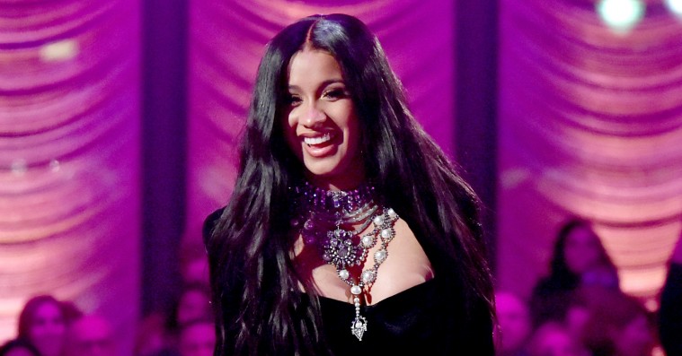 Valentinsdag i musikverdenen: Hør dagens nye kærlighedsballader, heartbreak-hymner og corny playlister