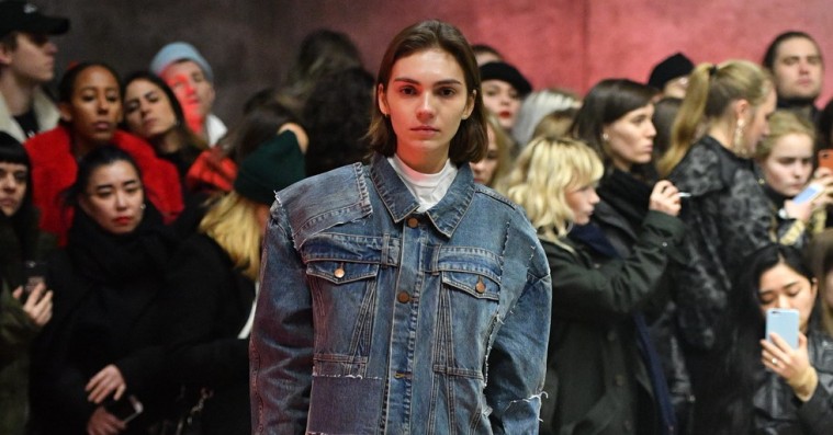 Showanmeldelse: En makaber sindssygeanstalt fik Han Kjøbenhavn tilbage på (show)sporet