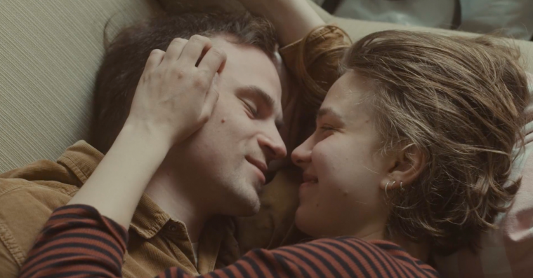 Den hyldede danske kortfilm ’Forever Now’ viser kærestebruddet smukt, sårbart og på MDMA – se den her