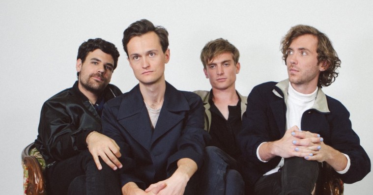 Oughts postpunk vakler mellem det strømlinede og det skramlede