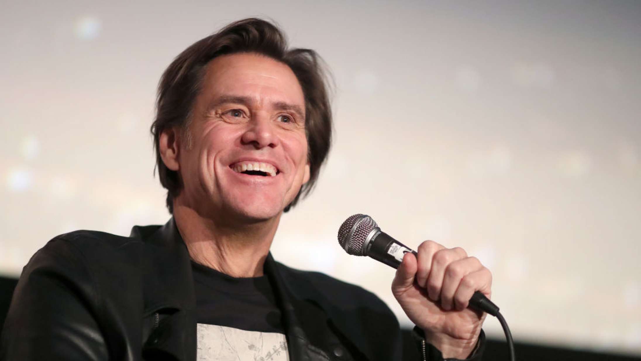 Jim Carrey hitter med Donald Trump-kritisk kunst på Twitter
