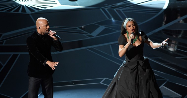 Se Common og Andrea Day spille ‘Stand Up For Something’ til Oscars – med ti aktivister på scenen