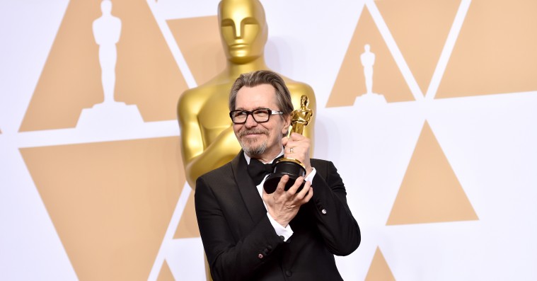 Gary Oldmans søn forsvarer farens uskyld i åbent brev