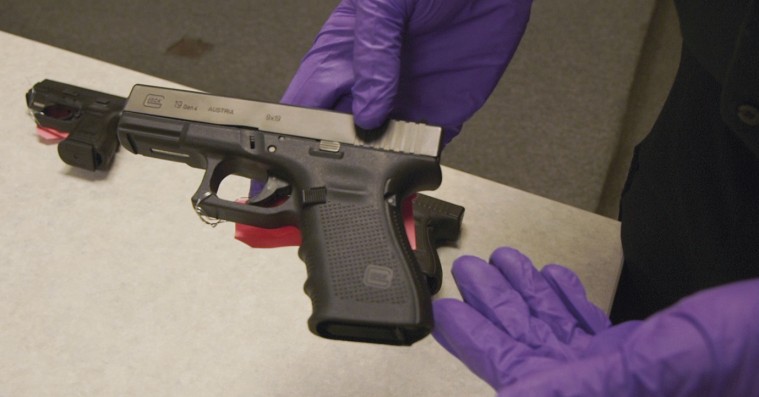 ’Weapon of Choice’: Vidtfavnende film om håndvåbnenes diamant