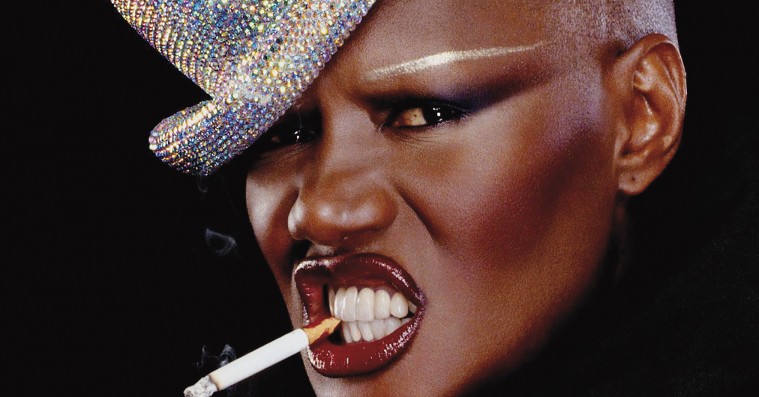 ’Grace Jones – Bloodlight and Bami’: Et vildt, råt og spektakulært divaportræt