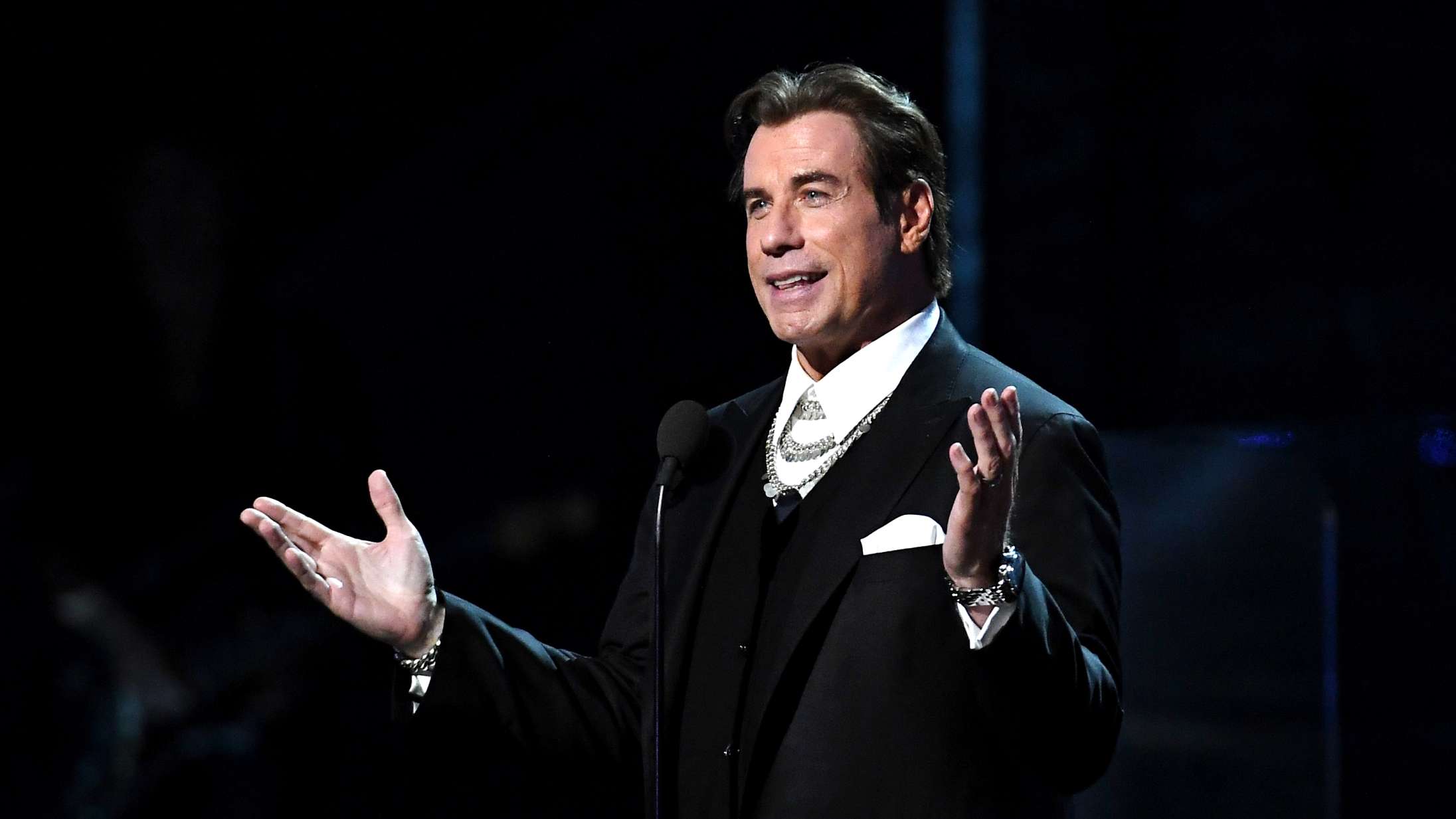 Rørt John Travolta overrasket med ærespris i Cannes: »Det her er større end en Oscar«