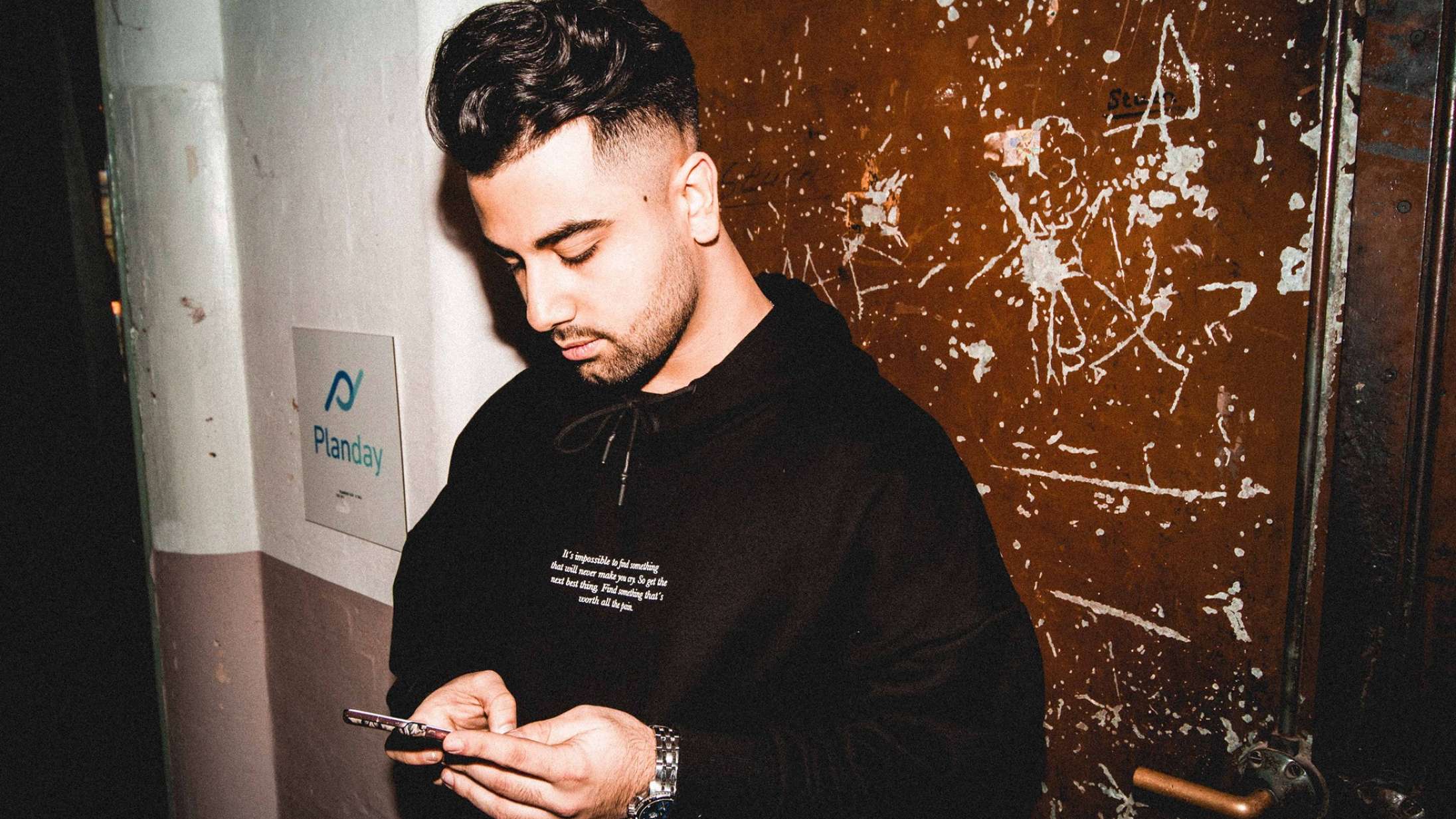 Syv sange der viser, hvorfor Nicki Pooyandeh er tidens toneangivende danske hiphopproducer